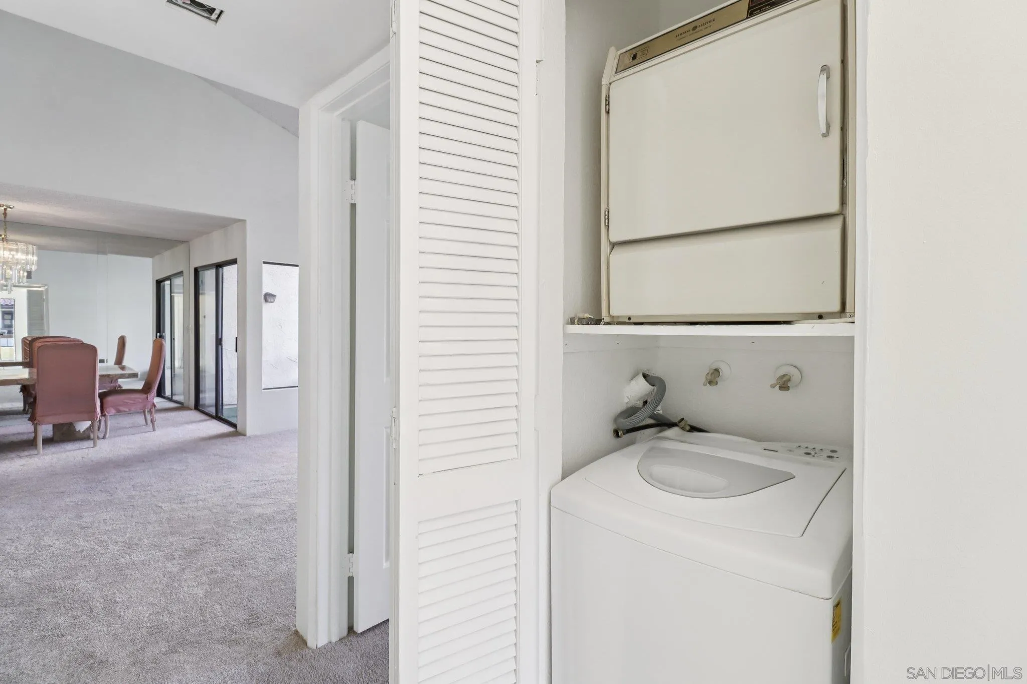 5645 Friars Road, Unit 386 San Diego, CA 92110 - Photo 29 of 72 a bathroom with a sink and a mirror