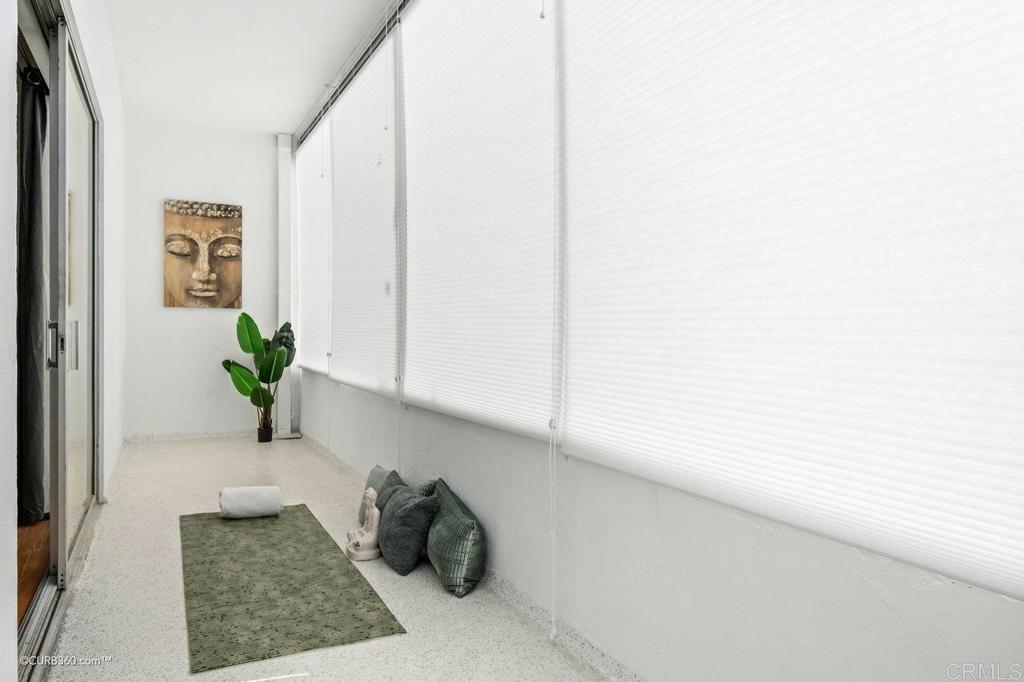 2352 Torrey Pines Road, Unit 1 La Jolla, CA 92037 - Photo 14 of 37 a white bath tub sitting in a bathroom