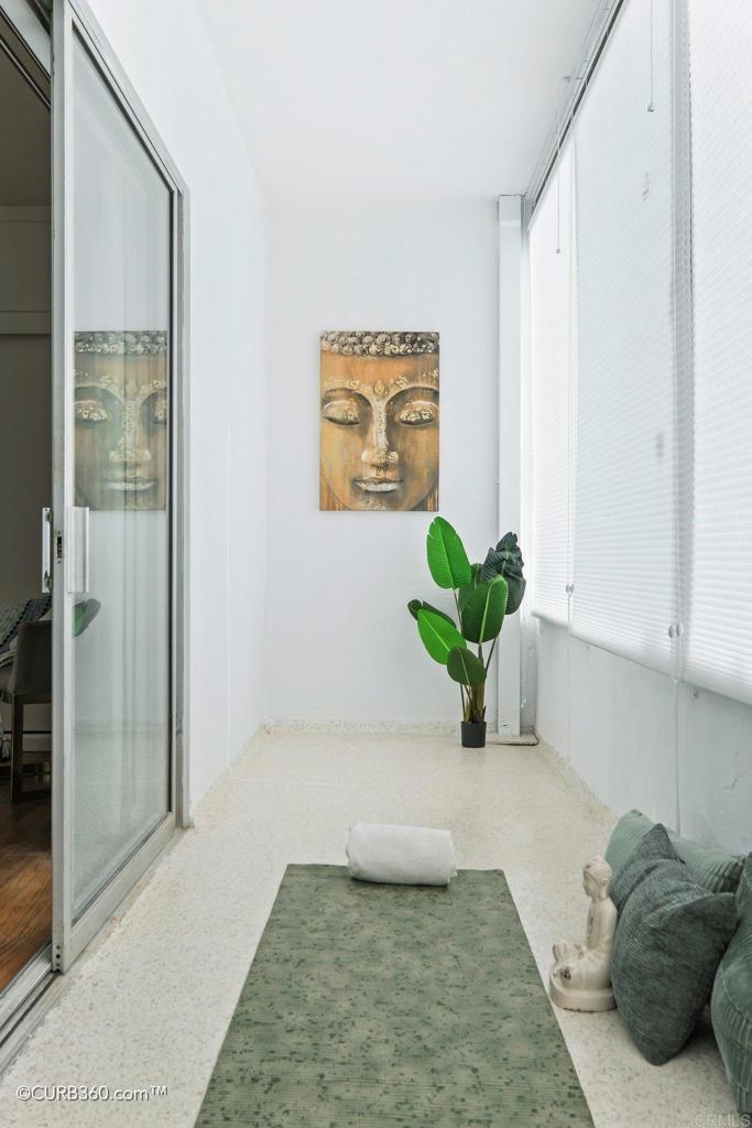 2352 Torrey Pines Road, Unit 1 La Jolla, CA 92037 - Photo 15 of 37 a view of entryway with wooden floor
