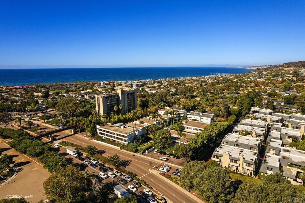 2352 Torrey Pines Road, Unit 1 La Jolla, CA 92037 - Photo 34 of 37 a view of city and ocean