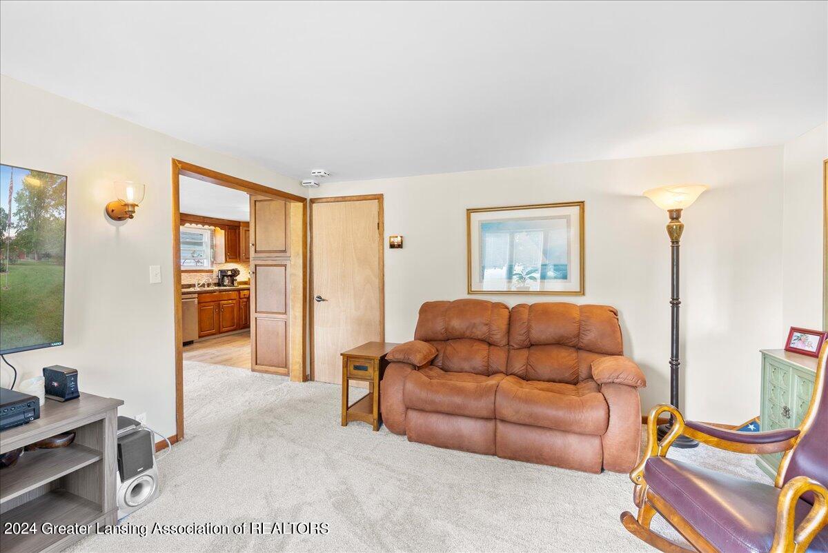 9978 Stoll Road Haslett, MI 48840 - Photo 11 of 51 13-Media Jett - 14