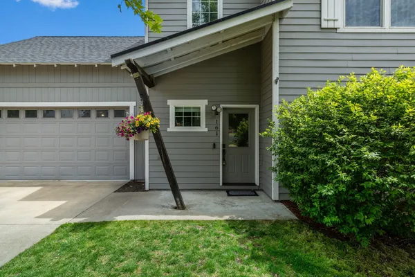 $447,500 | 161 Northeast 9th Street, Madras, OR 97741