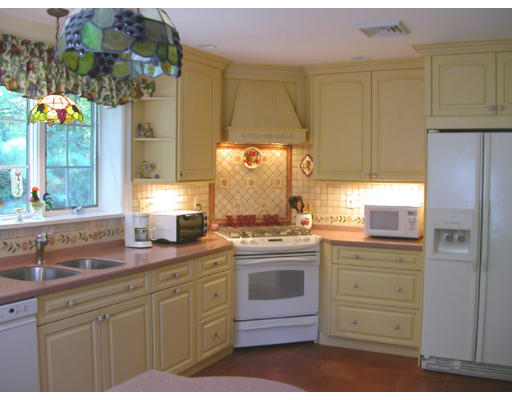 84 Wildwood Road Andover, MA 01810 - Photo 5 of 11 Gallery Image 5