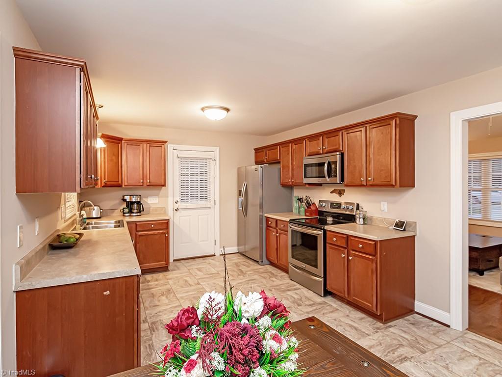 4313 Lormar Road Greensboro, NC 27406 - Photo 7 of 24 Gallery Image 7