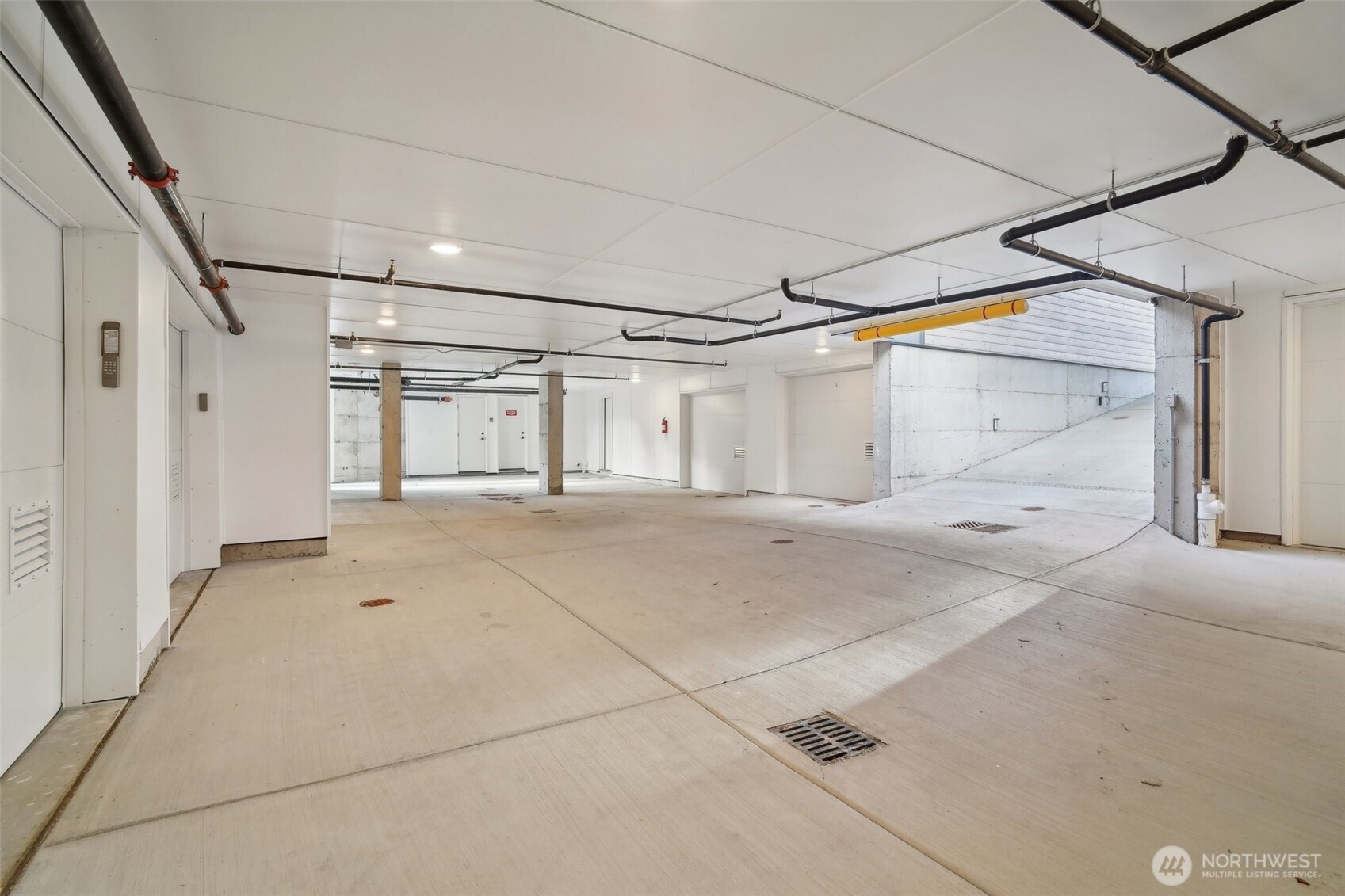 515 Howe Street, Unit A Seattle, WA 98109 - Photo 36 of 40 Gallery Image 36