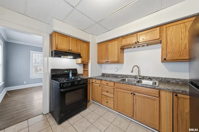 $69,900 | 2002 North Ellis Street, Peoria, IL 61604