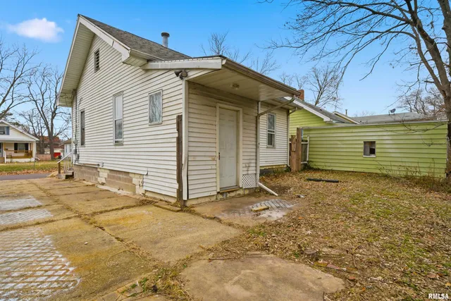 $69,900 | 2002 North Ellis Street, Peoria, IL 61604