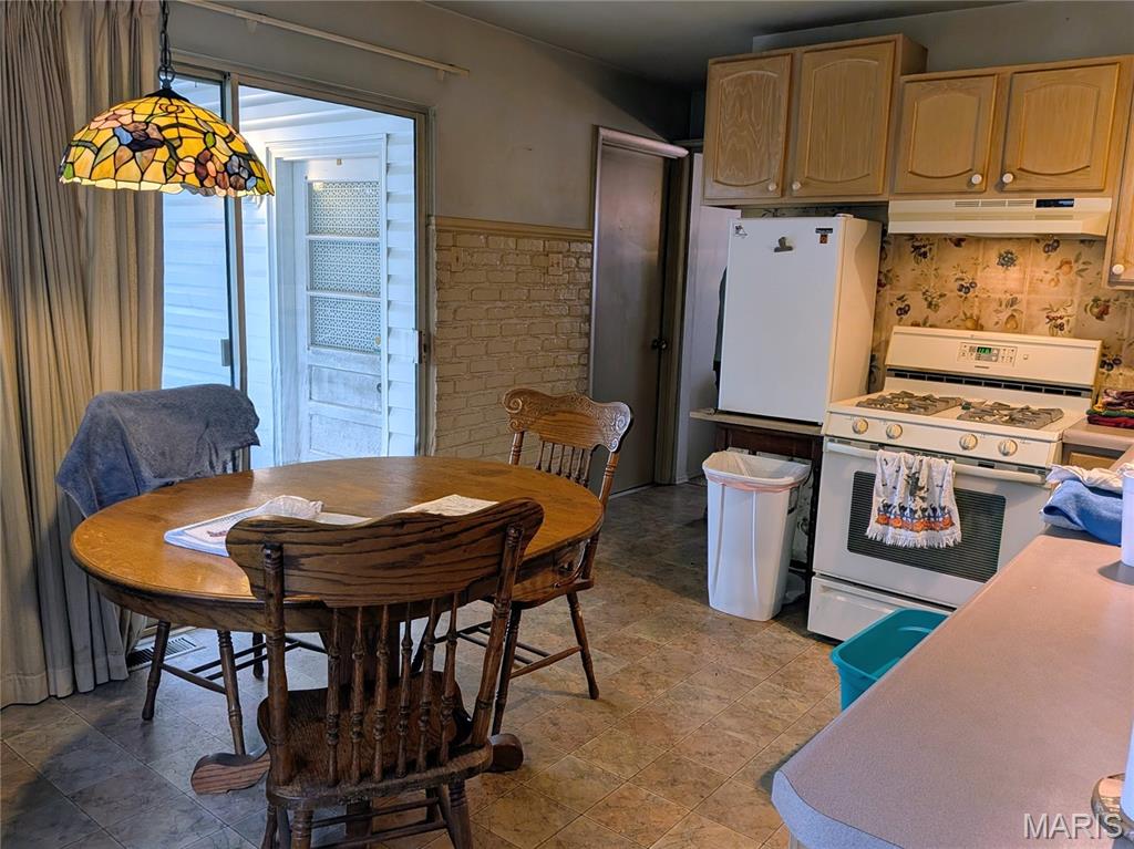 2590 Hackney Drive Florissant, MO 63033 - Photo 12 of 28