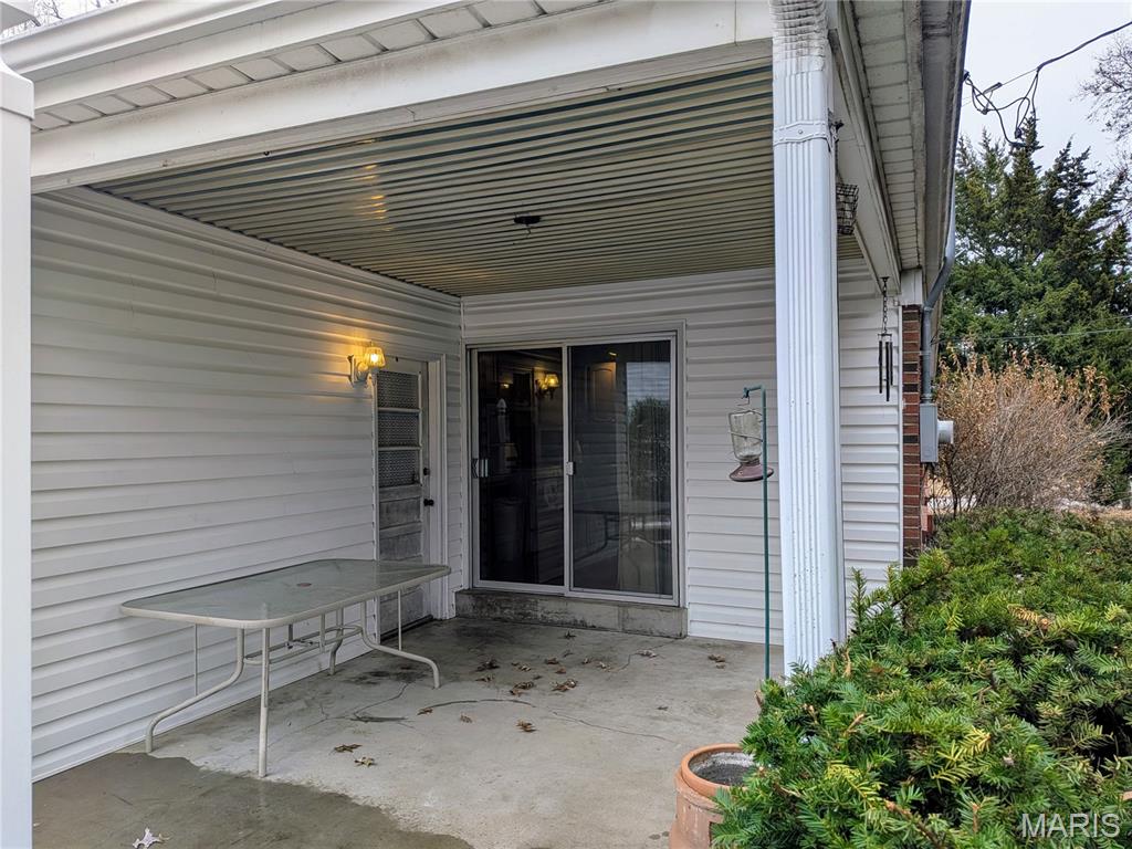 2590 Hackney Drive Florissant, MO 63033 - Photo 13 of 28