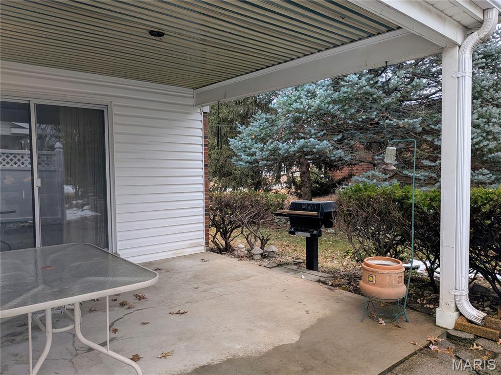 2590 Hackney Drive Florissant, MO 63033 - Photo 14 of 28