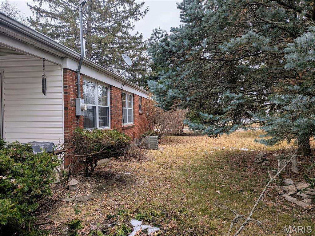 2590 Hackney Drive Florissant, MO 63033 - Photo 15 of 28