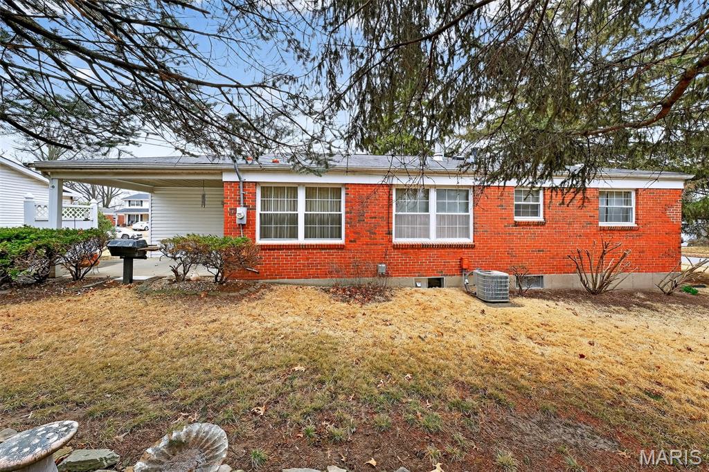 2590 Hackney Drive Florissant, MO 63033 - Photo 33 of 38