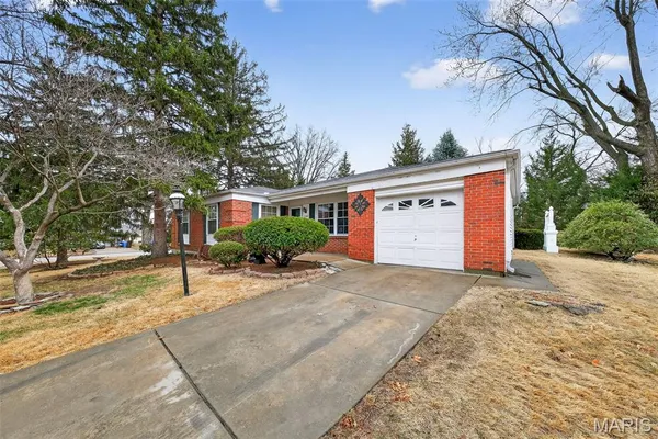 $175,000 | 2590 Hackney Drive, Florissant, MO 63033