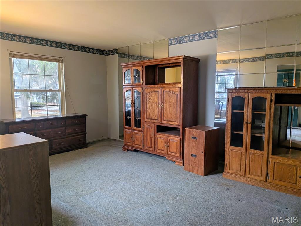 2590 Hackney Drive Florissant, MO 63033 - Photo 4 of 28