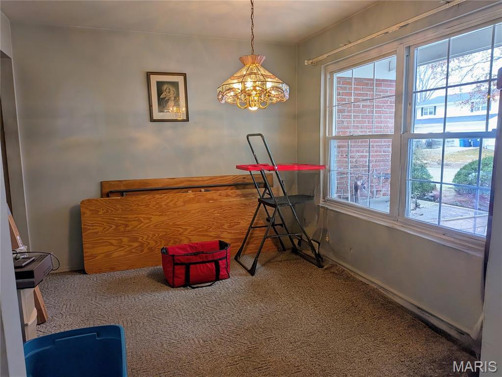 2590 Hackney Drive Florissant, MO 63033 - Photo 5 of 28