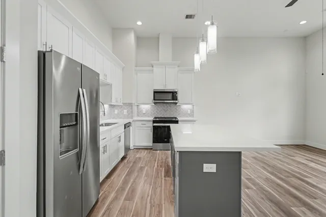 $2,000 | 2502 West Tidwell Road, Unit D, Houston, TX 77091