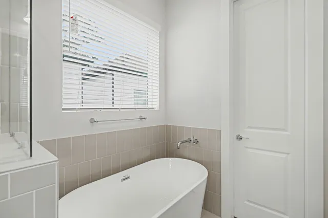 $2,000 | 2502 West Tidwell Road, Unit D, Houston, TX 77091