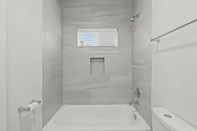 $2,000 | 2502 West Tidwell Road, Unit D, Houston, TX 77091