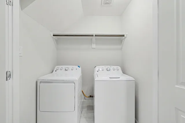 $2,000 | 2502 West Tidwell Road, Unit D, Houston, TX 77091