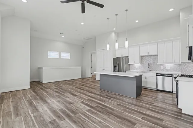 $2,000 | 2502 West Tidwell Road, Unit D, Houston, TX 77091