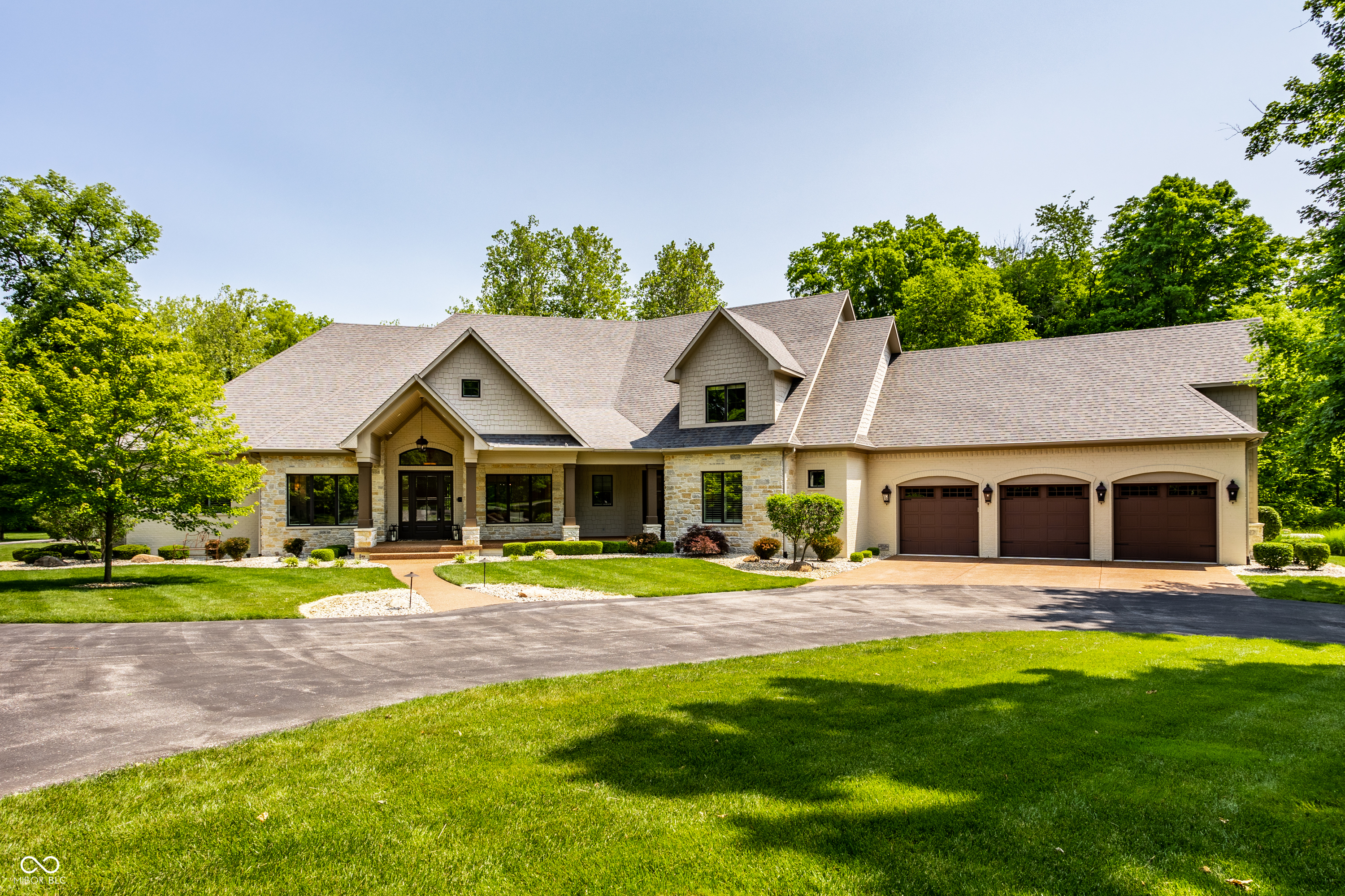 4242 Watson Rd Greenwood, IN 46143 - Photo 13 of 97