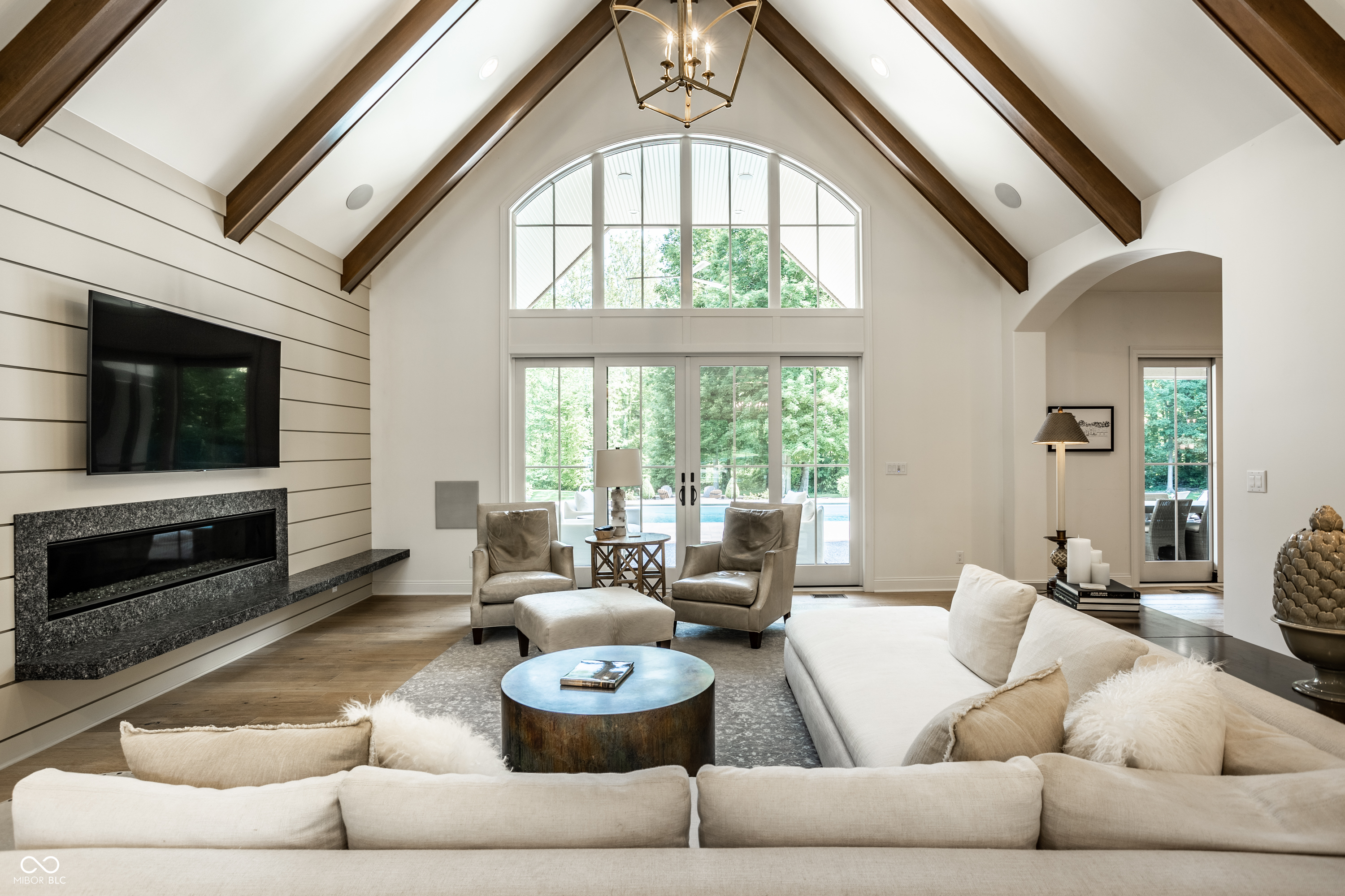 4242 Watson Rd Greenwood, IN 46143 - Photo 17 of 97