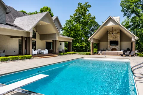 $2,500,000 | 4242 Watson Rd, Greenwood, IN 46143