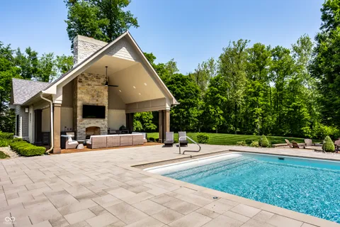 $2,500,000 | 4242 Watson Rd, Greenwood, IN 46143