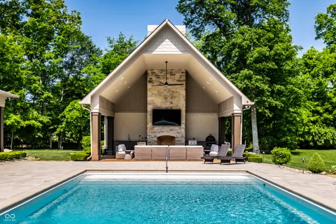 $2,500,000 | 4242 Watson Rd, Greenwood, IN 46143