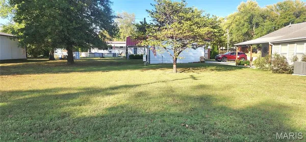 $90,000 | 215 East First Street, Ellis Grove, IL 62241