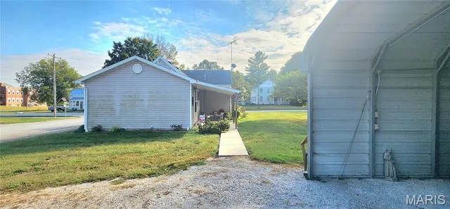 $110,000 | 215 East First Street, Ellis Grove, IL 62241