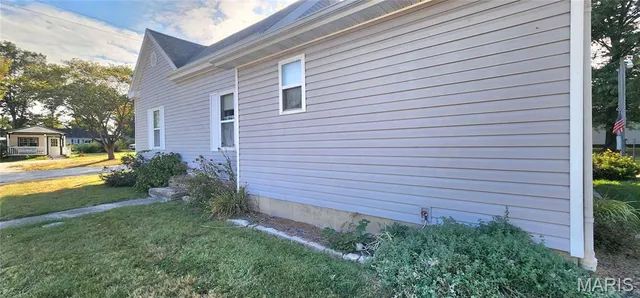 $110,000 | 215 East First Street, Ellis Grove, IL 62241
