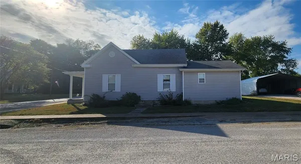 $90,000 | 215 East First Street, Ellis Grove, IL 62241