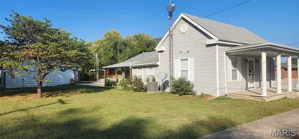 $90,000 | 215 East First Street, Ellis Grove, IL 62241