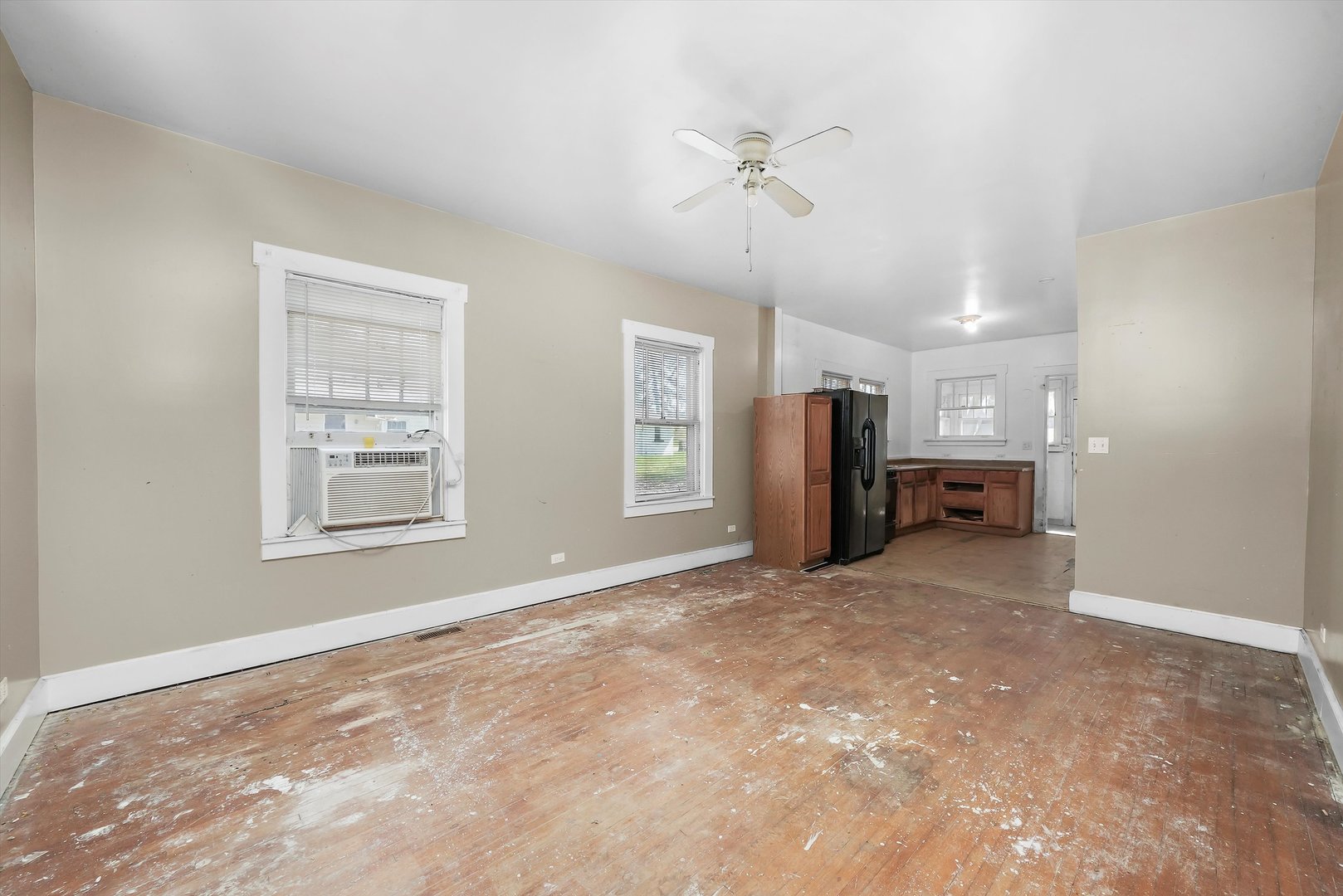 2405 North Club Road McHenry, IL 60051 - Photo 10 of 25 a view of an empty room with closet area
