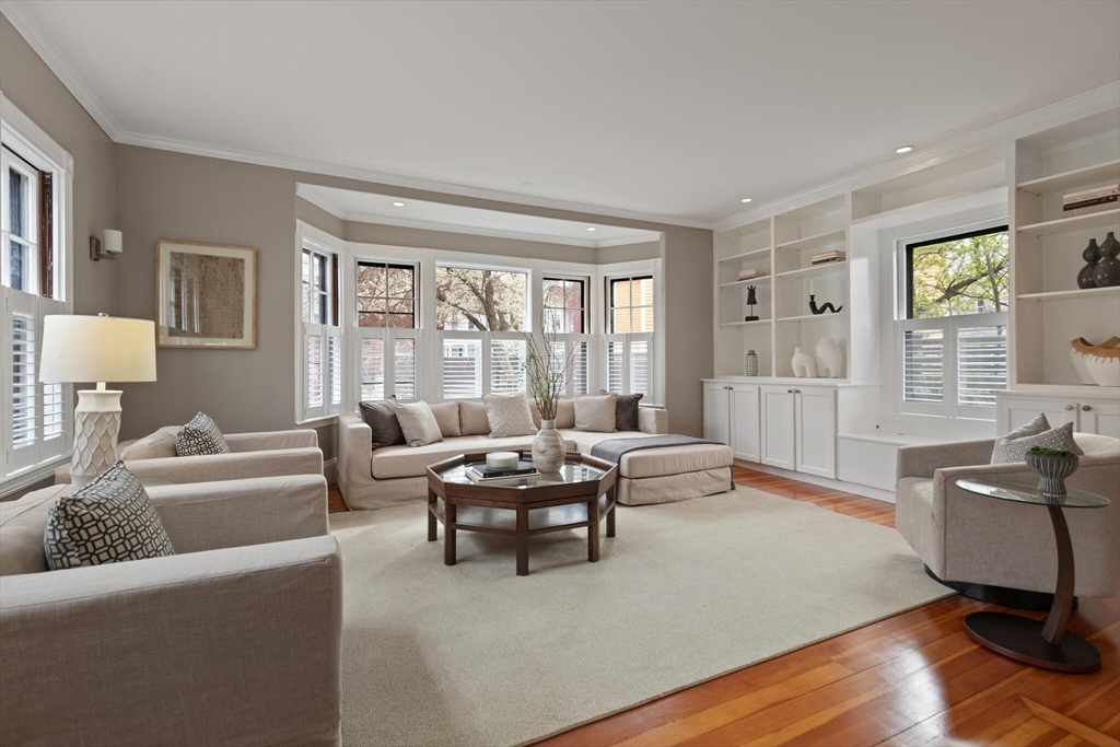 12 Toxteth Street Brookline, MA 02445 - Photo 4 of 37 Gallery Image 4