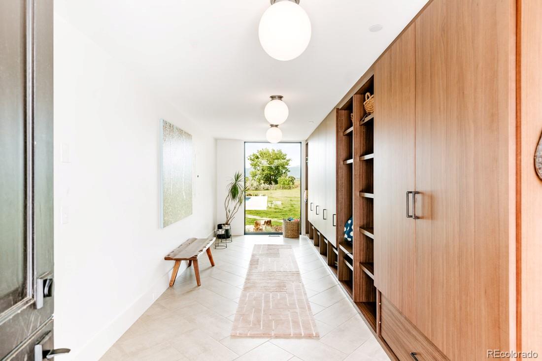 6122 Monarch Road Longmont, CO 80503 - Photo 23 of 40 a very nice looking room with a large window