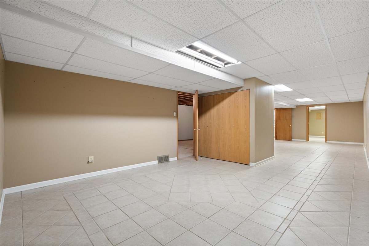 6629 Swansdown Road Loves Park, IL 61111 - Photo 29 of 48