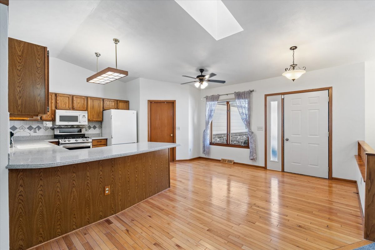 6629 Swansdown Road Loves Park, IL 61111 - Photo 8 of 48