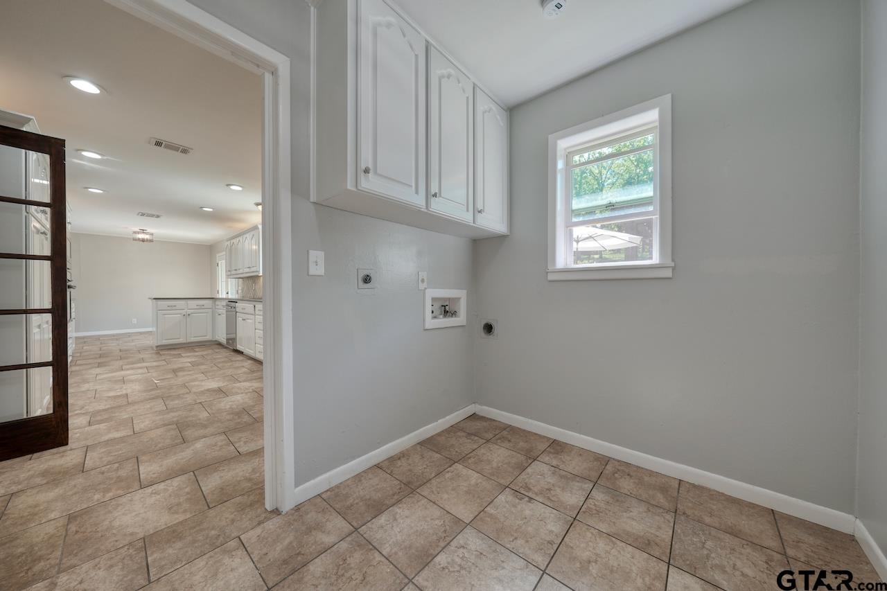 10439 County Road 4150 Tyler, TX 75704 - Photo 15 of 47