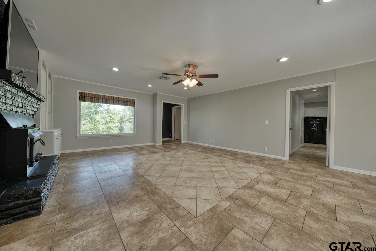 10439 County Road 4150 Tyler, TX 75704 - Photo 9 of 47