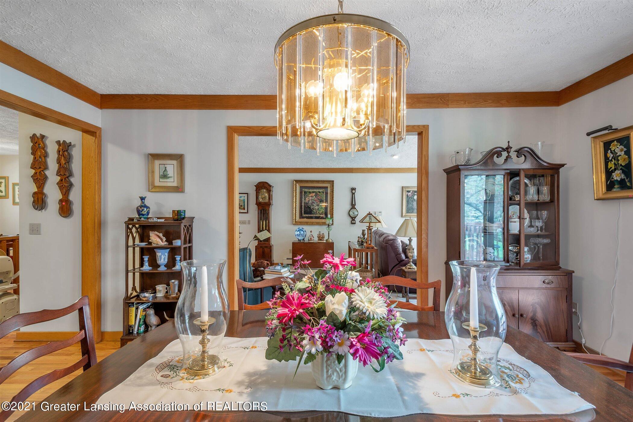2900 Pine Tree Road Lansing, MI 48911 - Photo 10 of 51 14-2900 Pine Tree Rd-WindowStill-Real-Es