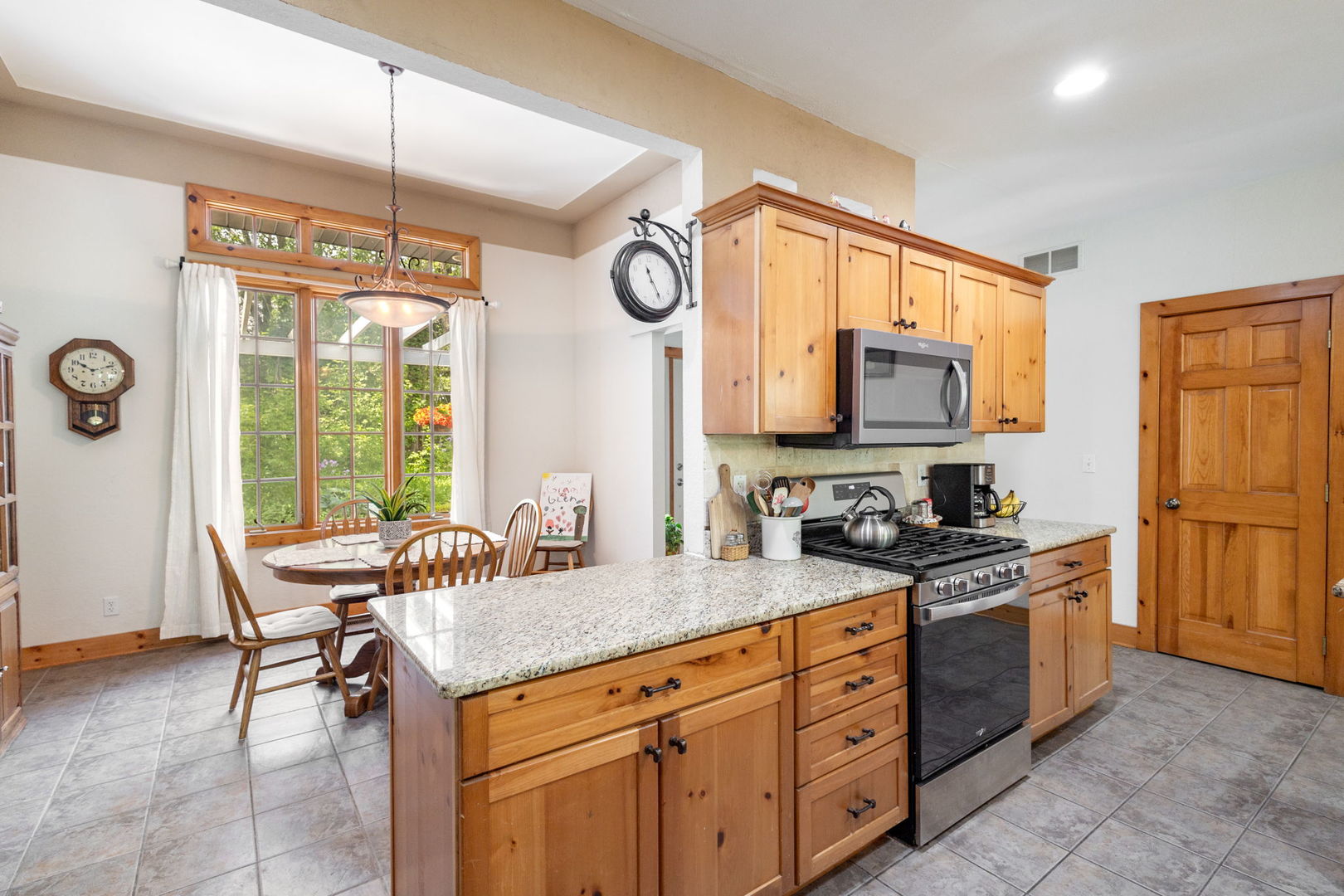 2391 Newburg Road Belvidere, IL 61008 - Photo 8 of 37 Gallery Image 8