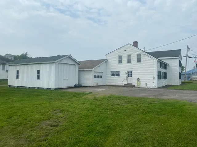 $279,000 | 13 Main Street, Cambridge, ME 04923