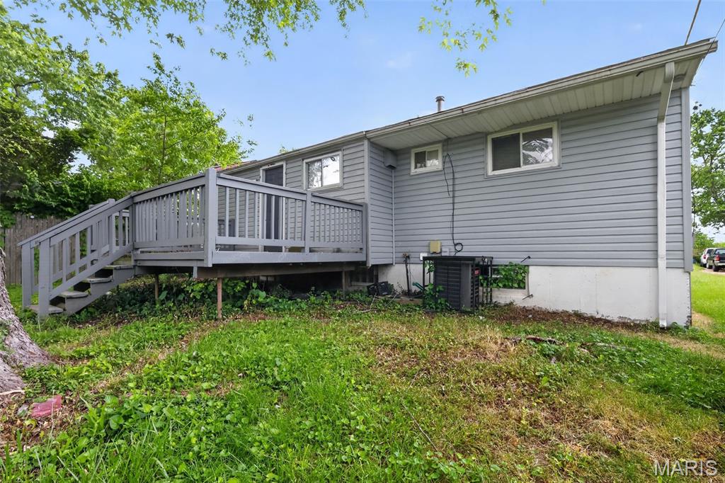 143 Grampian Road St. Louis, MO 63137 - Photo 7 of 30