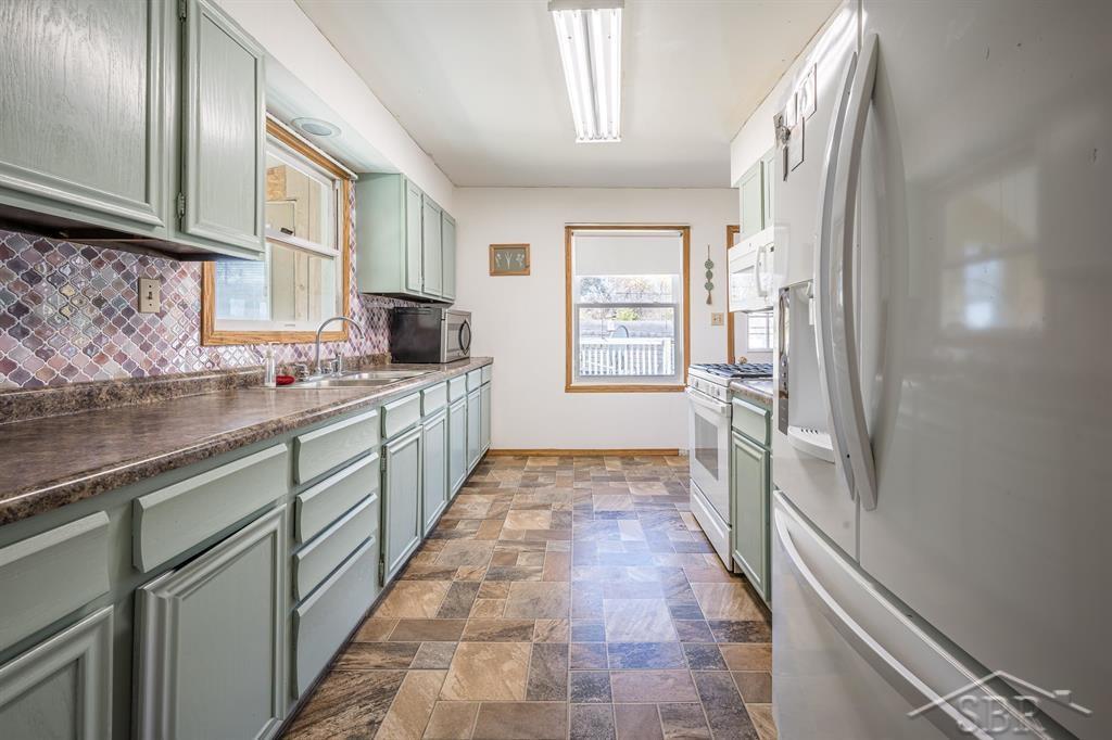 8100 East Grass Lake Road Clare, MI 48617 - Photo 8 of 38