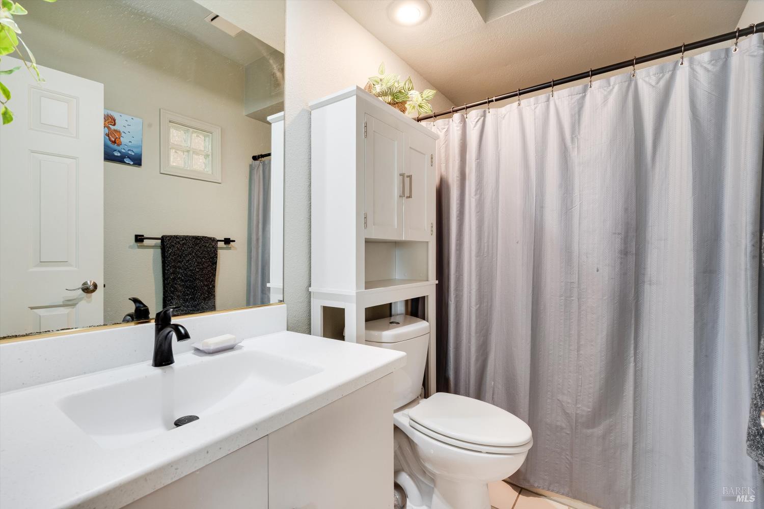 2008 Stonefield Lane Santa Rosa, CA 95403 - Photo 31 of 44 Second full bathroom