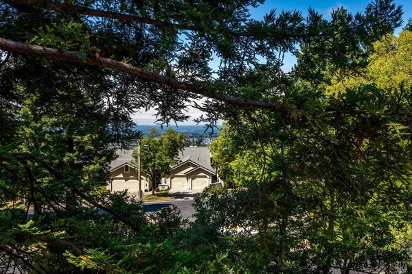 $619,000 | 2008 Stonefield Lane, Santa Rosa, CA 95403