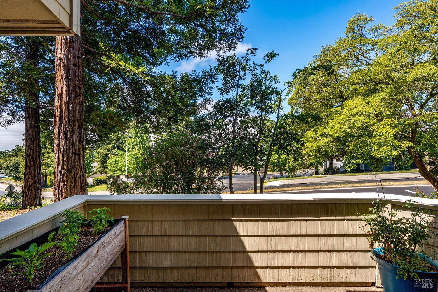 2008 Stonefield Lane Santa Rosa, CA 95403 - Photo 36 of 44