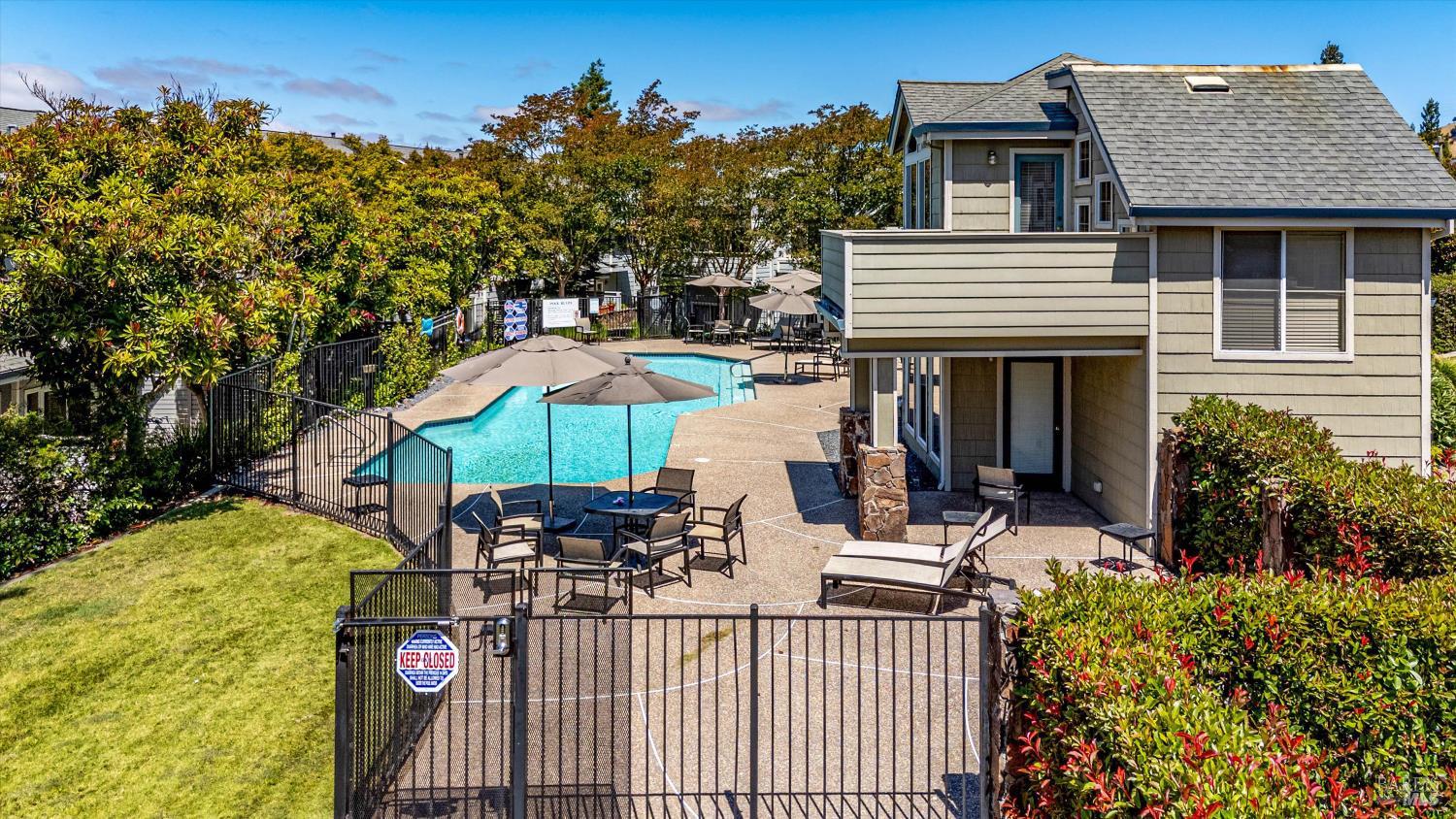 2008 Stonefield Lane Santa Rosa, CA 95403 - Photo 42 of 44 Pool and clubhouse